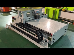 Tracé linéaire du rail de guidage anti-poussée avec chaîne de remorquage latérale